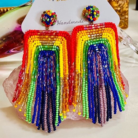 🌺🎉HP🎉🌺 NWT Deepa Gurnani Rainbow Fringe Chandeliers - Picture 2 of 16